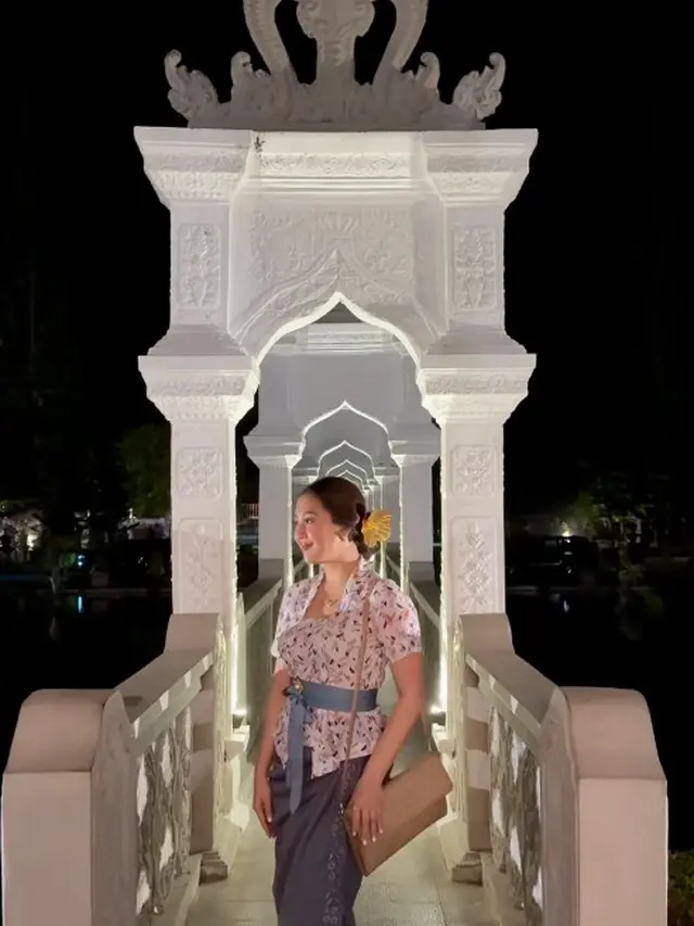Potret Sherina Munaf saat Ikut Upacara Sakral di Bali