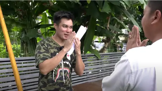 Baim Wong dan Paula Verhoeven menghadiahi Kiano saham pusat oleh-oleh di Bali, The Keranjang (YouTube/ BaimPaula)