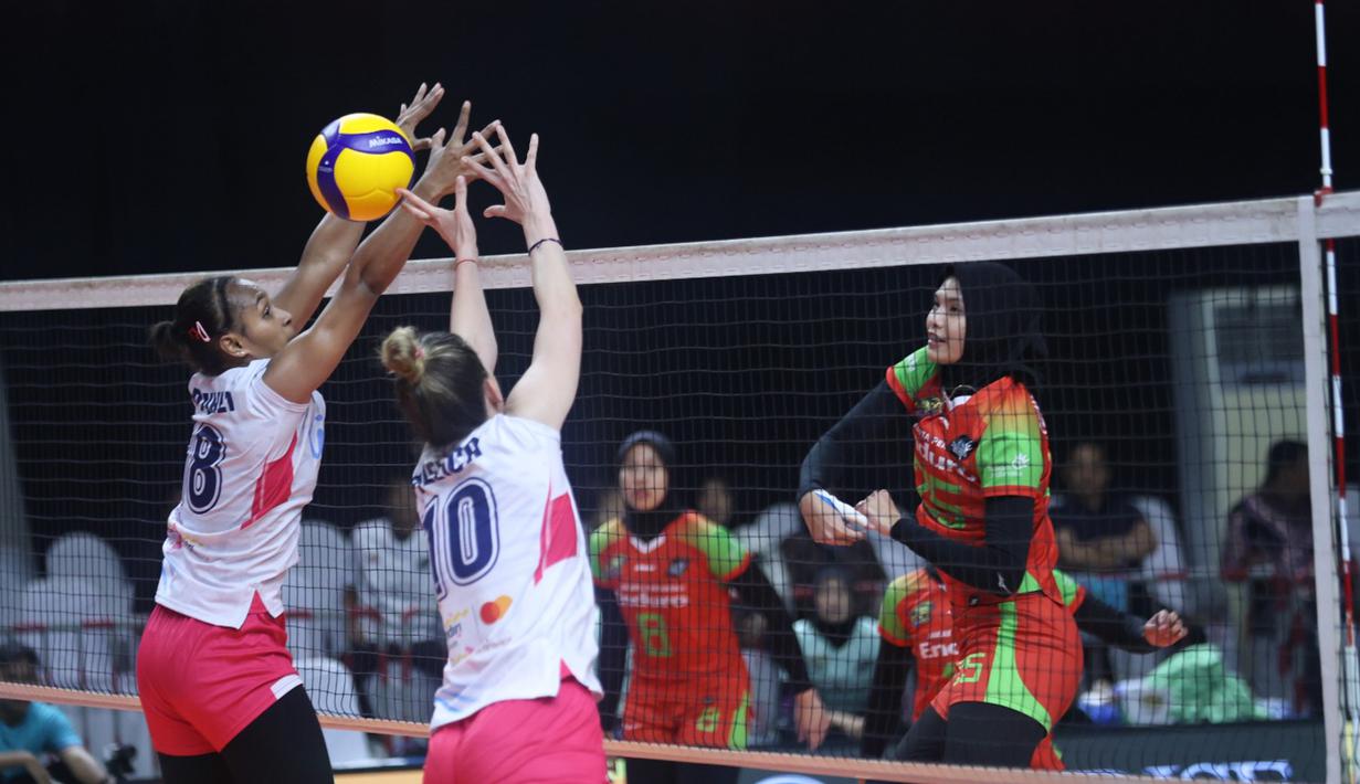 Hasil ini merupakan kejutan besar yang mewarnai kompetisi bola voli kasta tertinggi Tanah Air musim ini. Livin' Mandiri baru mengantongi lima kemenangan dari sepuluh laga. (Dok. PBVSI)