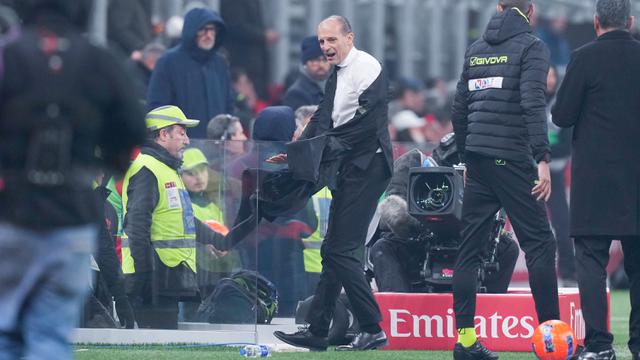 Foto: Kartu Merah Allegri Coreng Kemenangan AC Milan Atas Lazio, Rossoneri Puncaki Klasemen Liga Italia