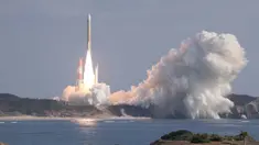 Roket H3 Jepang meninggalkan landasan peluncuran di Pusat Antariksa Tanegashima di Kagoshima, barat daya Jepang pada tanggal 17 Februari 2024. (JIJI Press/AFP)/Japan OUT