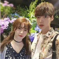 Ahn Jae Hyun dan Goo Hye Sun menunjukkan kemesraannya sebagai pengantin baru. (Instagram/aagbanjh)