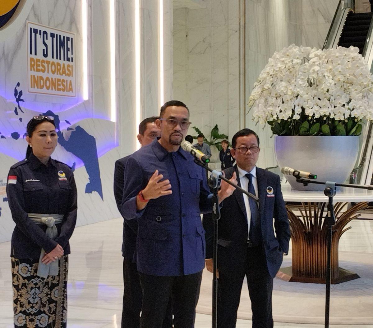 "Kenapa mesti kok seolah-olah penyampaian Pak Alex ini tendensius ke partai kami. Kenapa benci bener, kok seolah-olah kita ini busuk banget," ujar dia.