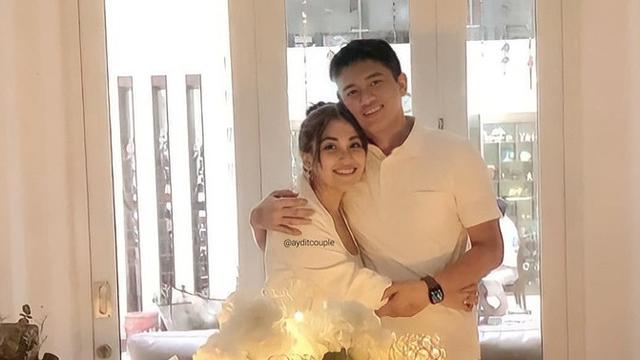 6 Momen Ayu Ting Ting Beri Kejutan Ulang Tahun Adit Jayusman, Romantis Banget