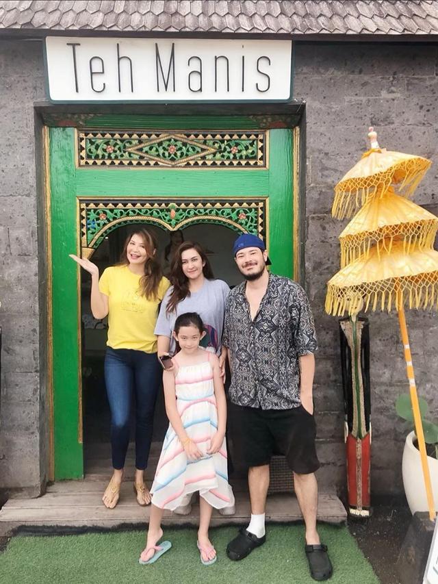 6 Momen Nafa Urbach Bareng Zack Lee Rayakan Ulang Tahun Anak di Bali