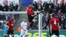 Aksi pemain Manchester United, Zlatan Ibrahimovic merayakan golnya ke gawang Swansea City pada laga Premier League 2016-2017 di Liberty Stadium, (6/11/2016). (Action Images via Reuters/John Sibley)