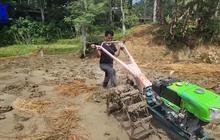 Usai Ngebajak Sawah, Ayah Lesti Kejora Bahagia Sang Istri Tercinta Antar Makanan 'Istriku Tersayang, Kade Gebis