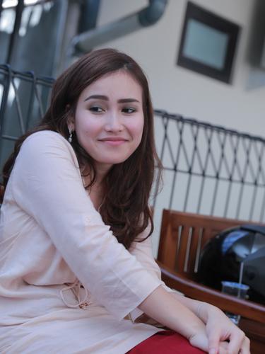 Lihat Amora Lemos Nyanyi Ayu Ting Ting Anakku Ga Bakal Bisa News Entertainment Fimela Com