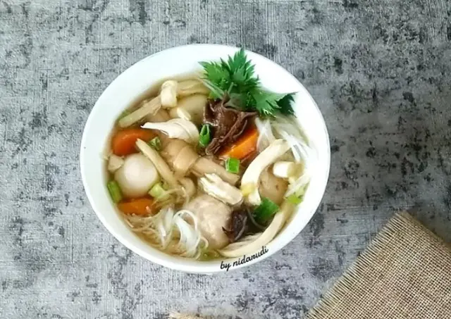 7 Resep sup kimlo lezat yang mudah dibuat di rumah, kuah bening yang gurih bikin nagih