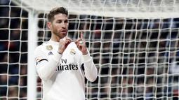 1. Sergio Ramos (Real Madrid) – Pria Spanyol ini mencetak gol ke-100 saat Real Madrid mengalahkan Leganes 3-0 di Copa del Rey. Bek tengah ini telah mengemas 80 gol bersama Real Madrid, 3 gol di Sevilla dan 17 gol di timnas Spanyol. (AP/Manu Fernandez)