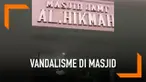 Seorang pria melakukan aksi vandalisme dengan menggambar kemaluan pada sebuah masjid di Cilandak, Jakarta Selatan.