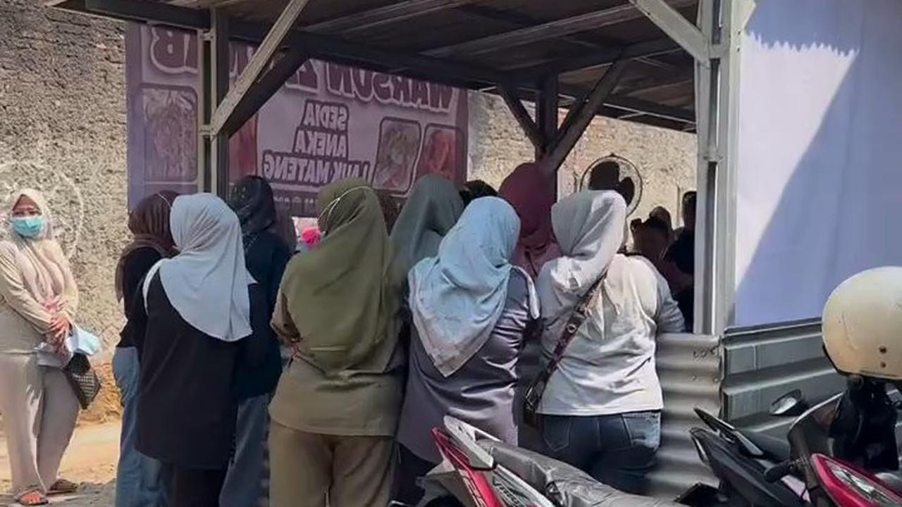8 Potret Warung Jualan Eriska Nakesya Istri Young Lex, di Belakang Rumah Tinggal Jalan - Sederhana tapi Belum Buka Sudah Banyak yang Antri