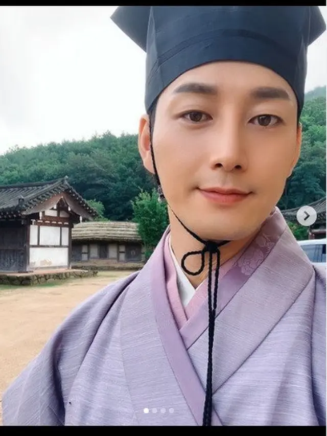 Potret dulu dan kini Lee Hyun Wook, pemeran Lee Hyung Ju di drakor Remarriage & Desires Netflix (Foto: Instagram @wook0617_
