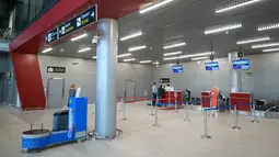 Area check in Bandara Saransk di Saransk, Rusia, Kamis (3/5). Bandara Saransk siap menyambut Piala Dunia 2018 usai direnovasi. (Mladen ANTONOV/AFP)