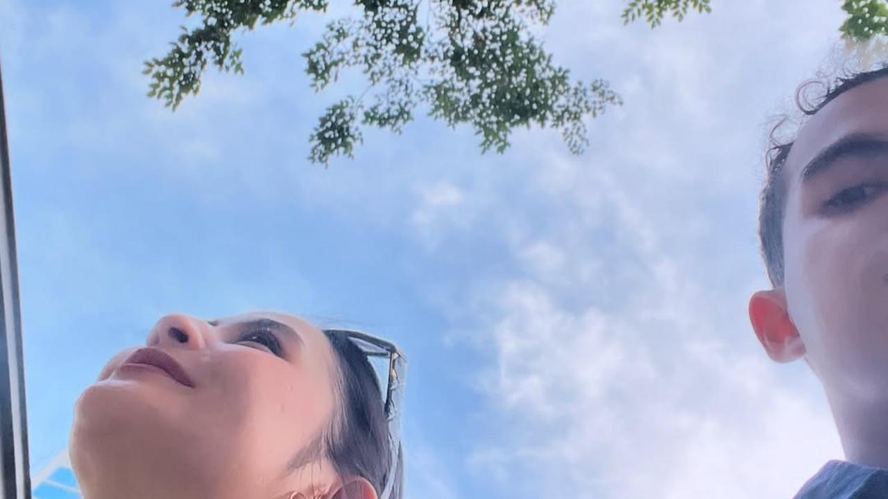 Prilly Latuconsina Lakukan Backpacking 10 Hari Bareng Omara Esteghlal