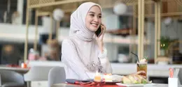 7 Upaya Kecil agar Silaturahmi Makin Erat di Bulan Ramadan./Copyright Fimela/Adrian Putra