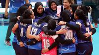 Selebrasi kemenaangan pemain voli putri Jawa Barat usai mengalahkan Jawa Tengah pada final PON XX Papua di GOR Voli Indoor Koya Koso, Jayapura, Papua, Selasa (12/10/2021). Jawa Barat menang 25-16, 25-14, dan 25-18. (Foto: PB PON XX PAPUA/Muhamad Solihin).