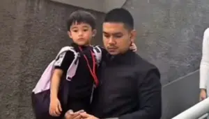 Kedekatan Aripat dengan Adzam Putra Nathalie Holscher, Temani Daftar Sekolah
