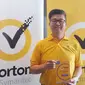 Direktur Norton Consumer and Small Business Kawasan Asia Choon Hoon Chee usai presentasi mengenai hasil survei Norton di Jakarta, Selasa (8/3/2016). (Liputan6.com/Agustin Setyo Wardani)