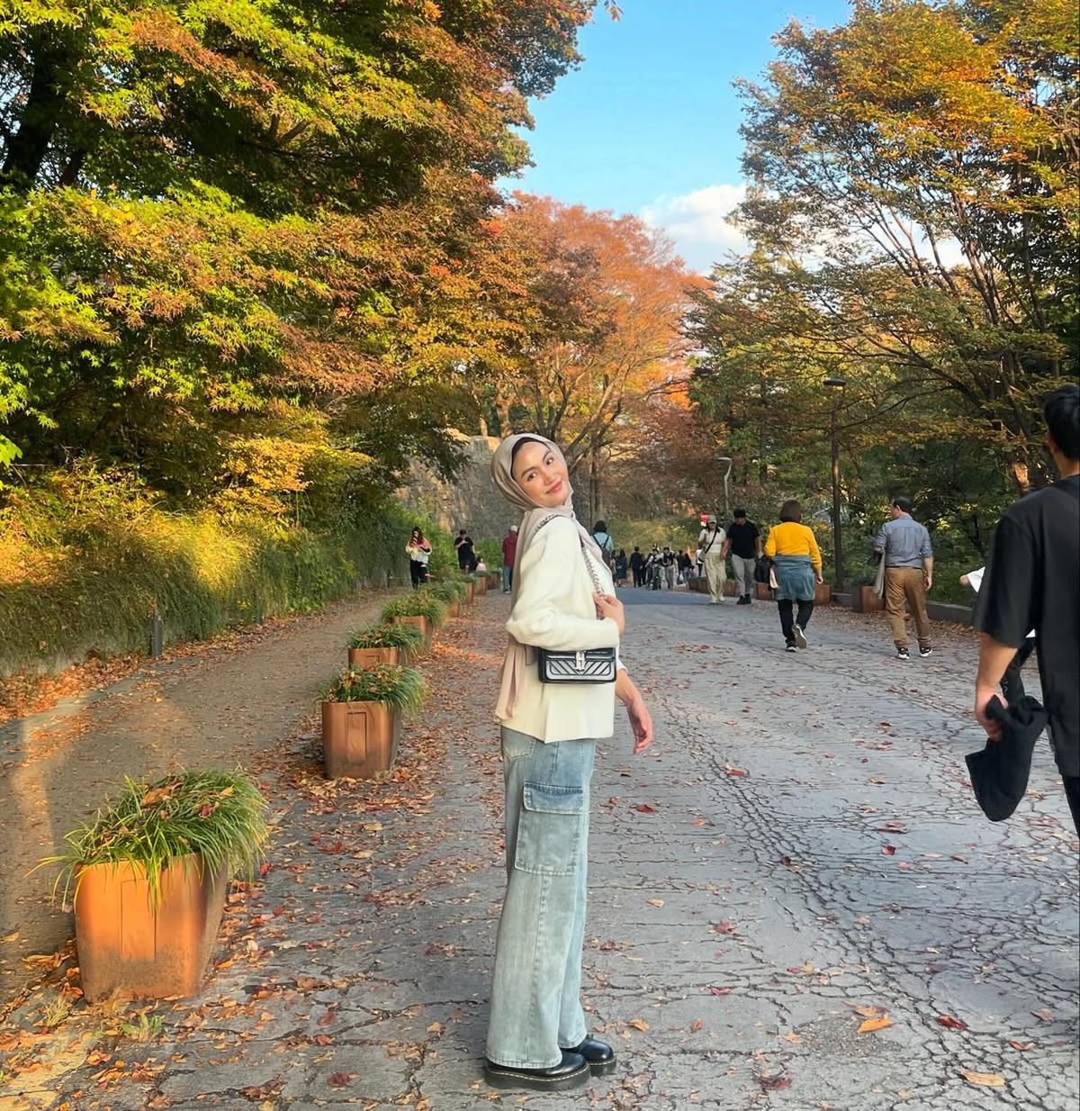 Gaya OOTD Xaviera Putri di Berbagai Momen, Tampil Casual dan Stylish yang Bisa Jadi Inspirasi
