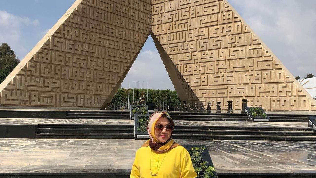 Dina Mariana Meninggal Dunia, Kenang Jejak Karier sang Legenda Musik Era 70-an