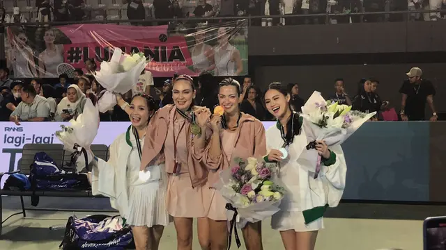 Tim ganda putri Luna Maya, Nia Ramadhani, Gigi dan Gege di acara Lagi-Lagi Tenis.