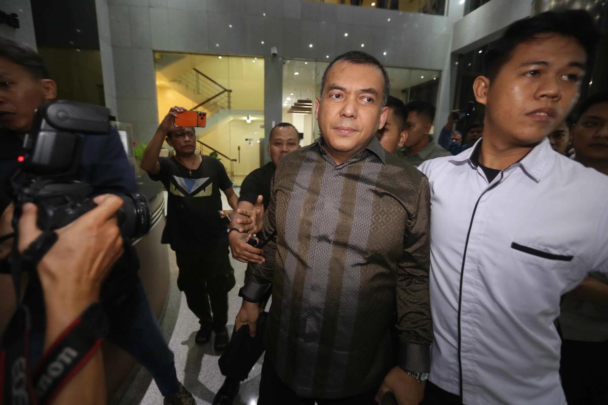 FOTO: Silmy Karim Datangi KPK Usai Dicari Penyidik