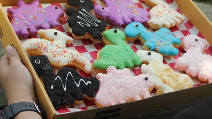 [Bintang] Dino Donuts