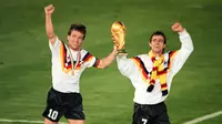 Jerman Barat raih trofi Piala Dunia 1990 (AFP/Staff)