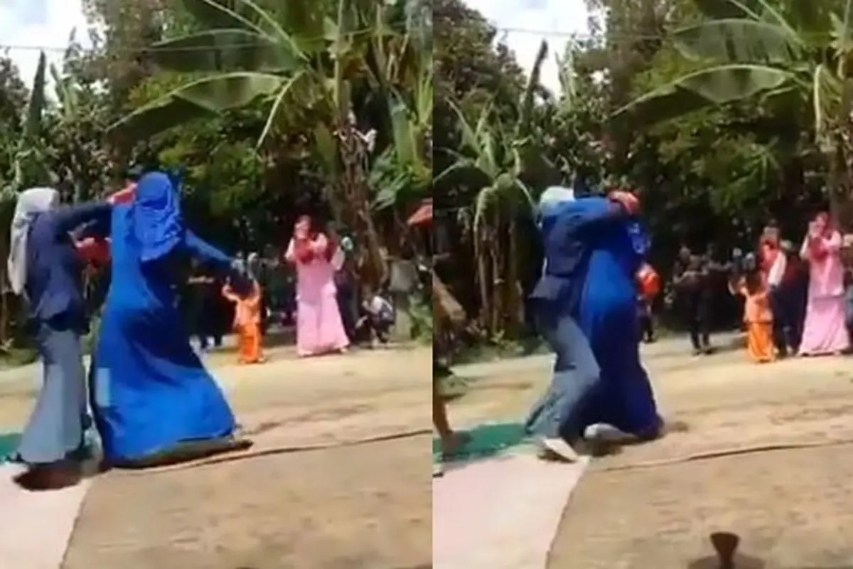 Tradisi Pertunjukan Pernikahan Oleh Emak-Emak Ini Kocak Banget