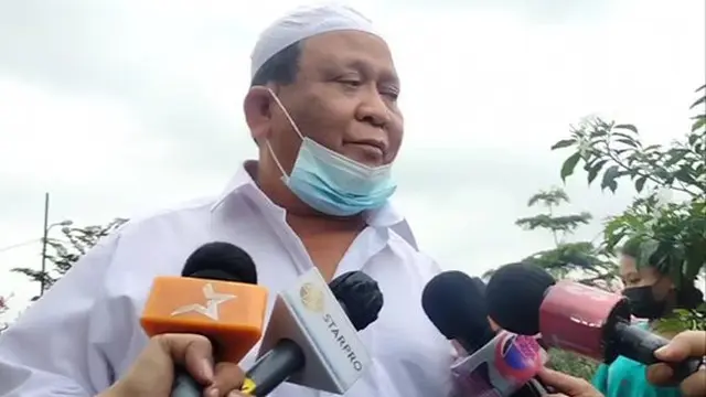 5 Momen Keluarga Olga Syahputra Ziarah, Rayakan Ulang Tahun Sang Mendiang