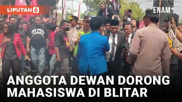 Ricuh! Mahasiswa dan Anggota Dewan Saling Dorong di Blitar