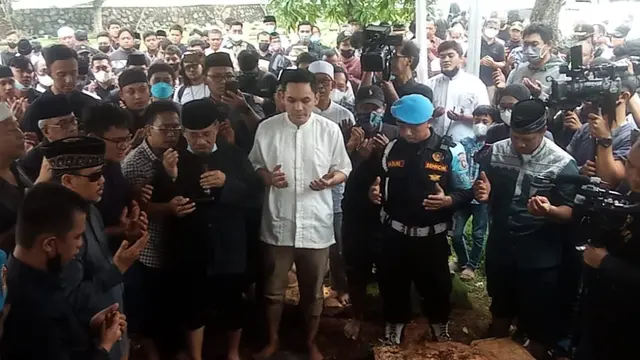 Ben Kasyafani di Pemakaman Jenazah Ayahanda
