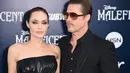 Unggahan foto dalam akun twitternya tersebut disertai dengan tulisan, “Berikut berita yang mengejutkan masyaarakat dunia, kami menegaskan, kami telah memisahkan sosok Brad Pitt dan Angelina Jolie”. (AFP/Bintang.com)