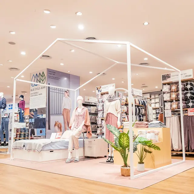 Melihat Proses Pembuatan Pakaian Berkualitas dari Instalasi Seni dan Teknologi UNIQLO