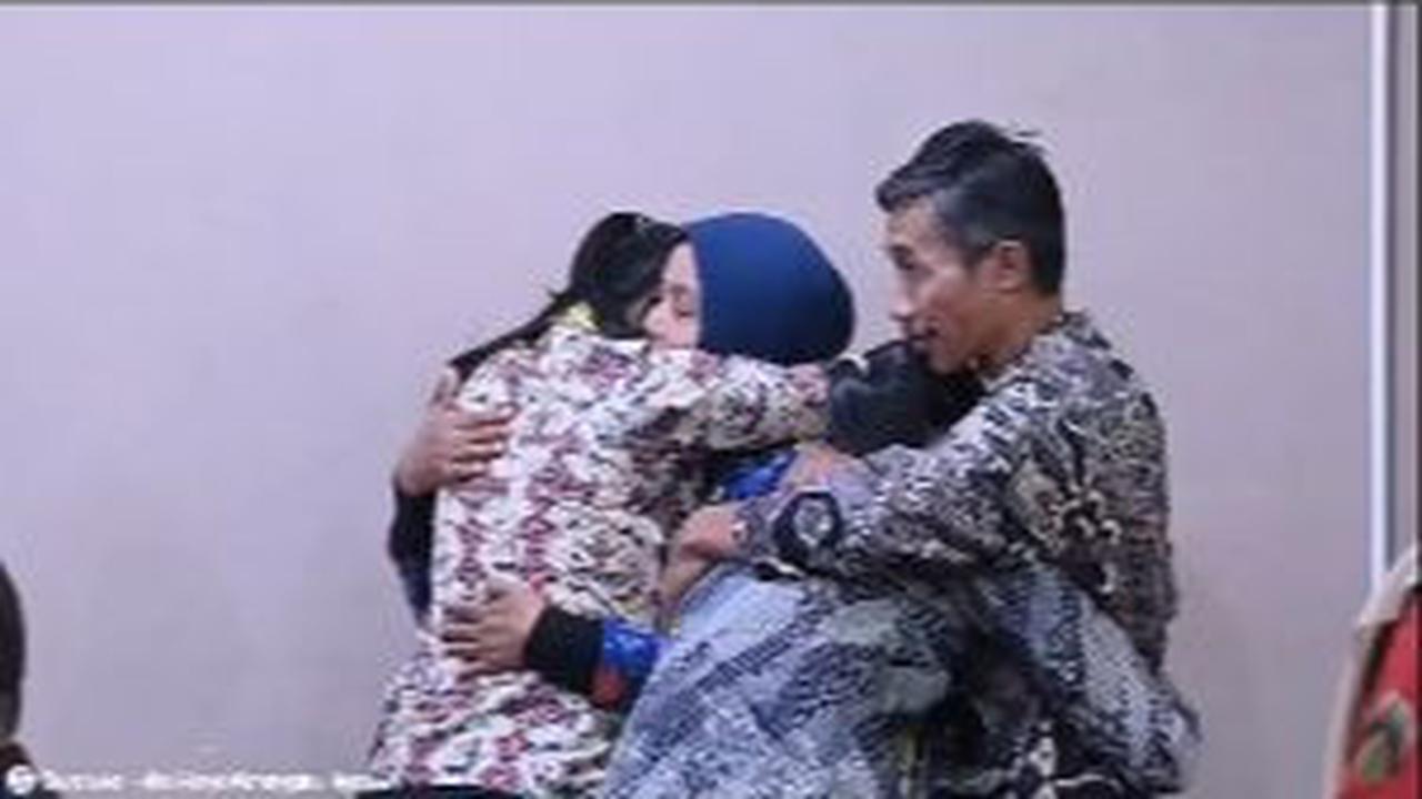 "Terima kasih banyak," tutup sang ayah. <br>