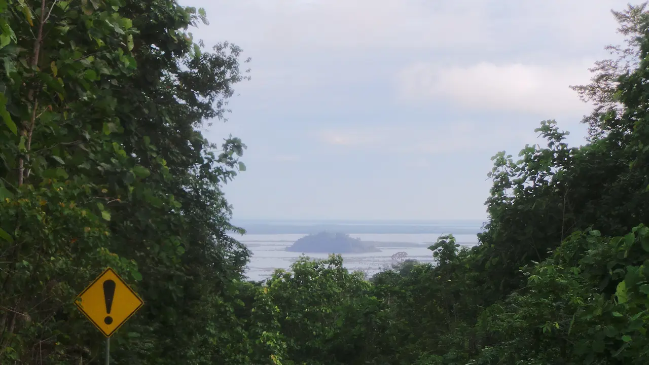 Melongok Danau Sentarum di Lanjak Highland