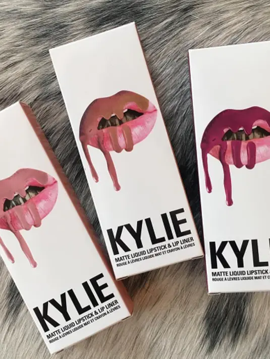Namun Kylie belum ingin membocorkan kapan produk tersebut akan diluncurkan. Apakah kalian menyukai warna terbaru dari 'Kylie Lip Kit' ini? . (instgram/Bintang.com) 