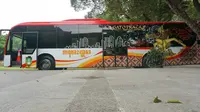 Pemkot Solo meresmikan Bus Gatotkaca yang memiliki fasilitas ruang rapat di dalam bus, Senin (5/2).(Liputan6.com/Fajar Abrori)