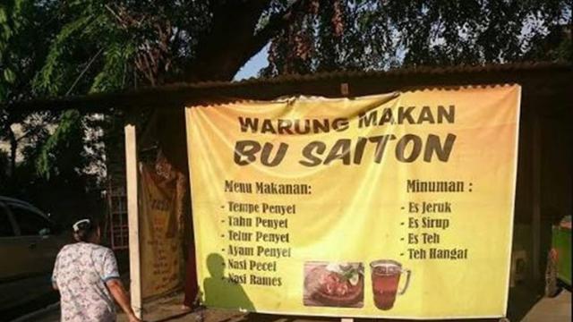 Enggak Jadi Seram, 6 Spanduk Warung Bernuansa Horor Ini Malah Bikin Ketawa
