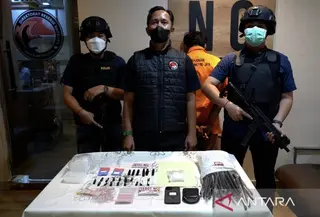 Polisi tangkap pengedar narkoba di Jakarta Timur. (Antara)