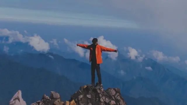 Pendaki saat di Gunung Welirang yang bersebelahan dengan Gunung Arjuno