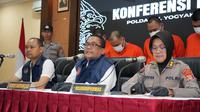 Ditreskrimsus Polda Daerah Istimewa Yogyakarta saat merilis kasus judi online. (Liputan6.com/ Kukuh Prasetyo)