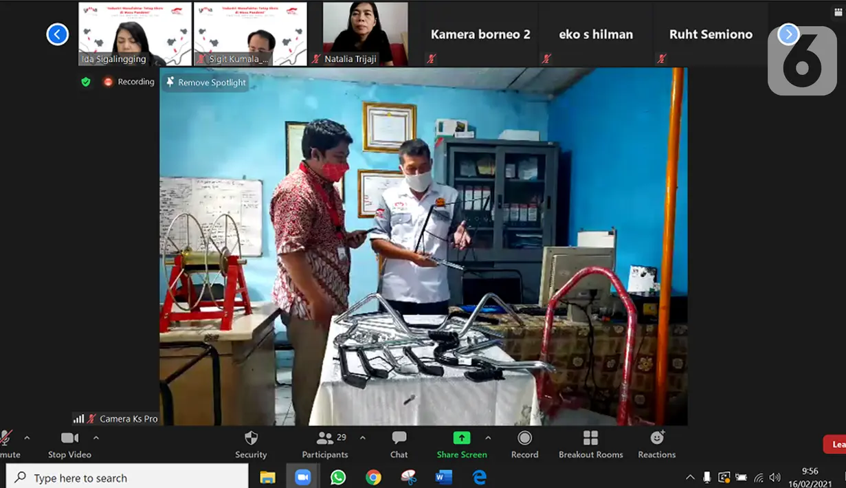Jelajah virtual yang mengusung tema Industri Manufaktur Tetap Eksis di Masa Pandemi menceritakan bagaimana pandemi berdampak pada omset UMKM dan tetap bertahan melakukan inovasi dalam proses produksi maupun pemasarannya. (Liputan6.com/Pool/YDBA)
