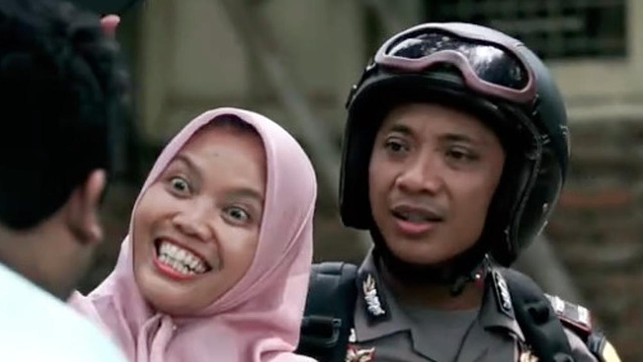 Pria Ini Tiba-tiba Sembunyi ke Rumah Pak Bhabin karena Dikejar Debt Collector, Saat Ditolong Malah Ngelunjak
