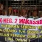 Ratusan siswa SMKN 2 Makassar menggelar unjuk rasa di sekolah mereka di Jalan Pancasila Makassar, Sulawesi Selatan.