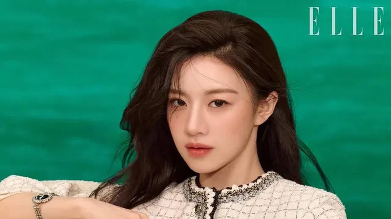 8 OOTD Human Chanel Go Youn Jung Pemeran Oh Yi Young di Drakor Resident Playbook