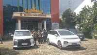 Sidak WFH di Bandar Lampung, Wamendagri Akhmad Wiyagus Gunakan Mobil Listrik untuk Hemat BBM