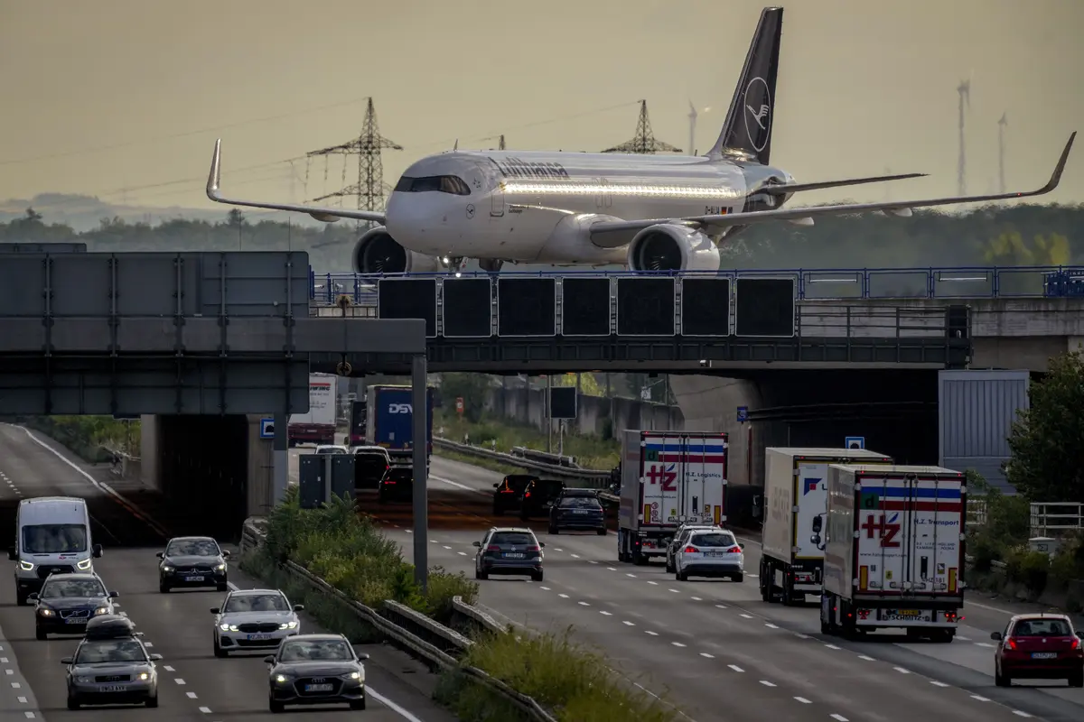 Pekerja Mogok, 1.000 Penerbangan Lufthansa Dibatalkan