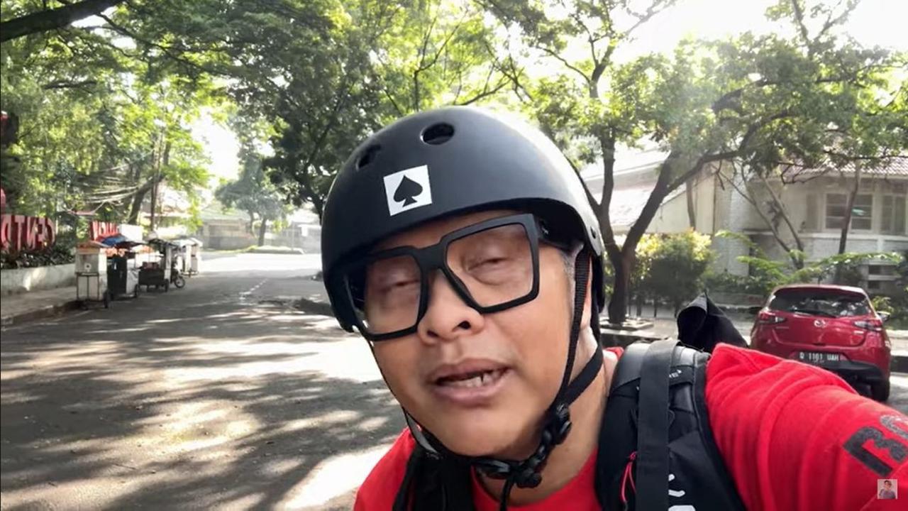 Nostalgia Armand Maulana Muter-muter Pakai Sepeda Pamer Rumah Masa Kecil & Tempat Sekolah 'Dimana TK Gua Sudah Lupa